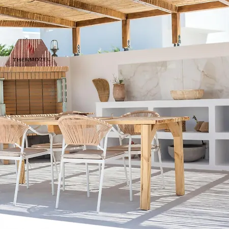 Zaia & Living, N3, Pool View, Γεννάδι