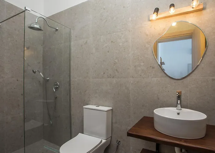 Zaia & Living, N3, Pool View, غينادي