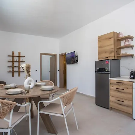 Zaia & Living, N3, Pool View, Appartement *