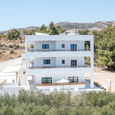 Zaia & Living, N3, Pool View, Appartement